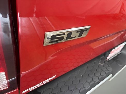 Used 2021 RAM 1500 Classic SLT image 25