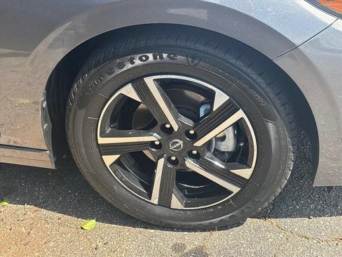 Used 2024 Nissan Sentra SV FWD image 7