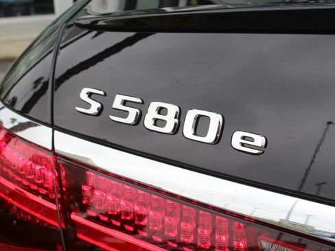 New 2026 Mercedes-Benz S 580e 4MATIC Sedan image 6