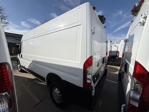 Used 2023 RAM ProMaster 2500 image 4