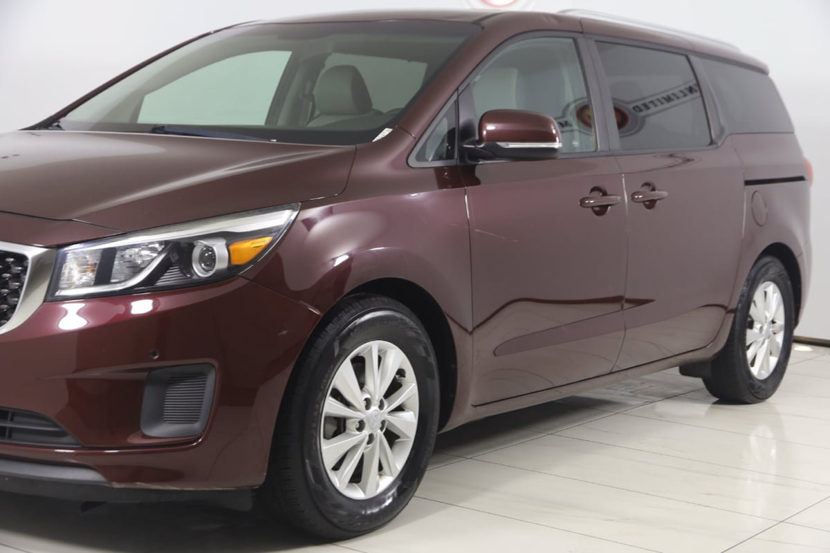 Used 2017 Kia Sedona LX w/ LX Essentials Premium Package FWD image 42