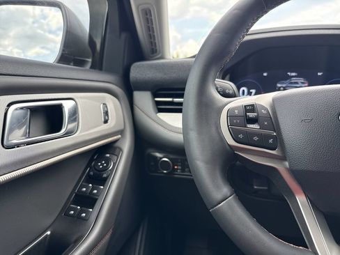 Used 2026 Ford Explorer Active RWD image 16