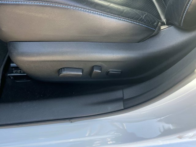 Used 2016 Nissan Sentra SR w/ SR Premium Package FWD image 27