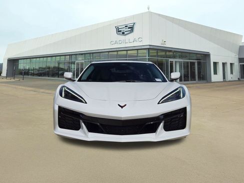 Used 2025 Chevrolet Corvette Z06 RWD image 3