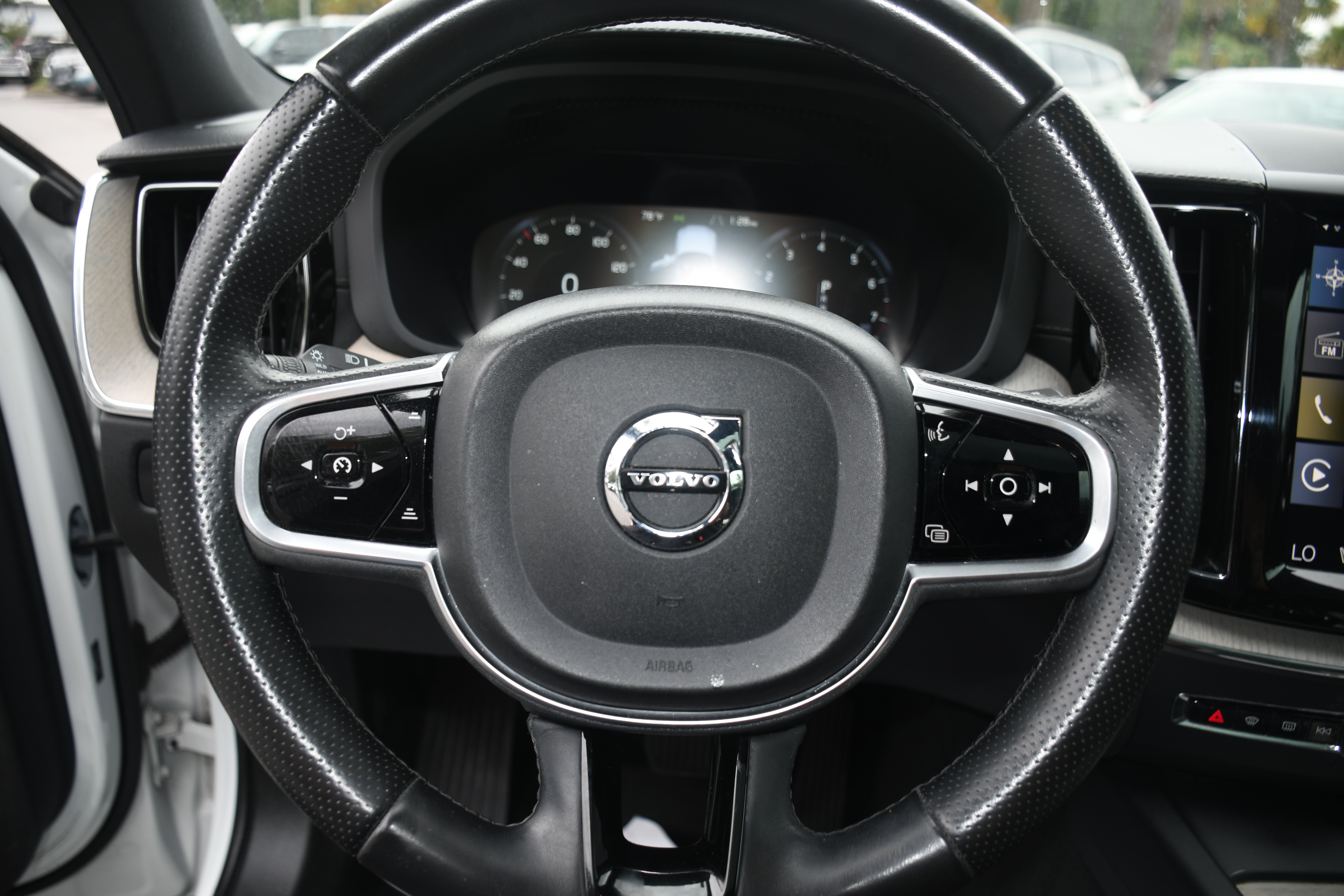 Used 2018 Volvo XC60 T6 Inscription w/ Convenience Package AWD/4WD image 14