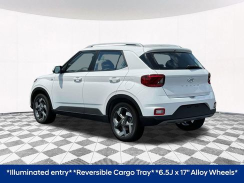 Certified 2025 Hyundai Venue SEL image 7