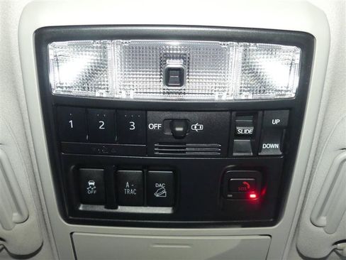 Used 2020 Toyota 4Runner Limited AWD/4WD image 47