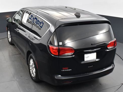 Used 2024 Chrysler Voyager LX image 12
