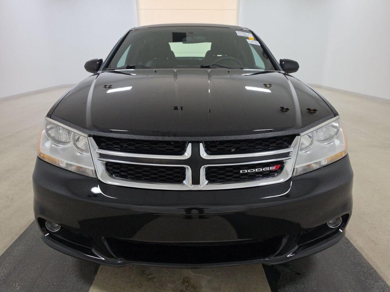 Used 2013 Dodge Avenger SXT FWD image 4