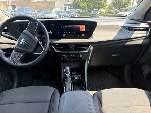 Used 2024 Buick Encore GX Preferred w/ Comfort Package FWD image 21