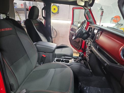 Used 2019 Jeep Wrangler Unlimited Rubicon image 10