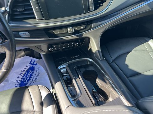 Used 2024 Buick Enclave Premium image 21