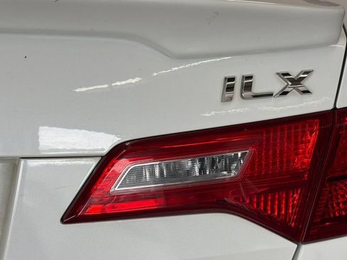 Used 2015 Acura ILX w/ Technology Package FWD image 25