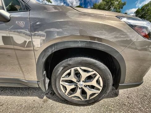 Used 2020 Subaru Forester Premium AWD/4WD image 21