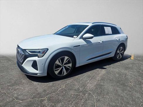 Used 2024 Audi Q8 e-tron Premium Plus w/ Premium Plus Package AWD/4WD image 7