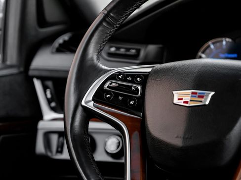 Used 2017 Cadillac Escalade Luxury image 19