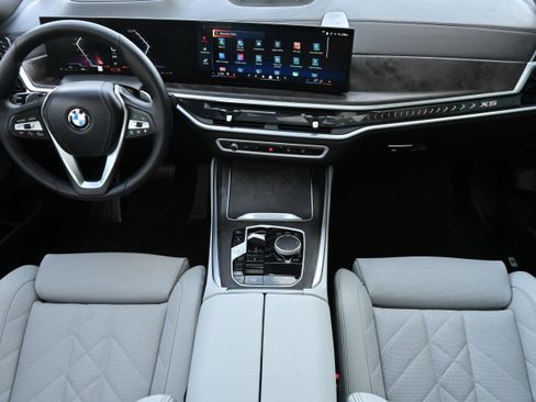 Used 2026 BMW X5 xDrive40i w/ Premium Package image 13