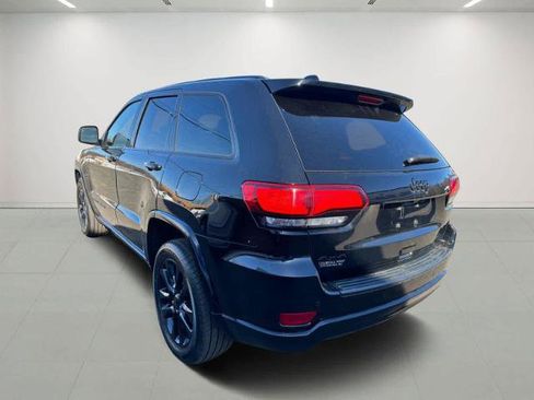 Used 2019 Jeep Grand Cherokee Altitude image 6