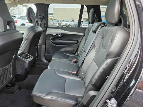 Used 2021 Volvo XC90 T5 Momentum image 17