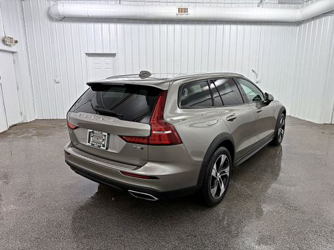 Used 2020 Volvo V60 T5 Cross Country AWD/4WD image 39