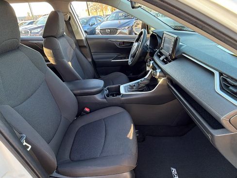 Used 2022 Toyota RAV4 LE image 35