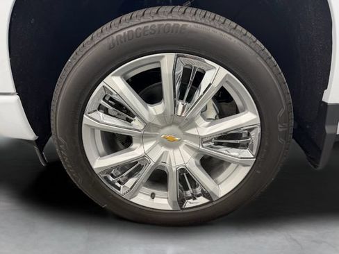 Used 2026 Chevrolet Silverado 1500 High Country AWD/4WD image 12