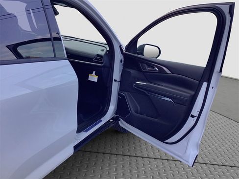 New 2026 Chevrolet Traverse High Country w/ LPO, Floor Liner Package image 35