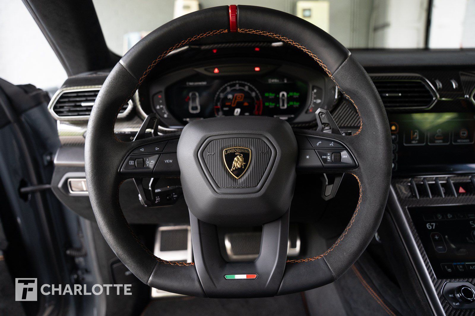 Used 2023 Lamborghini Urus Performante AWD/4WD image 24