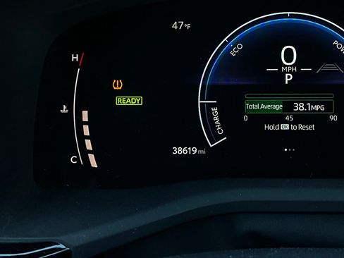 Used 2025 Toyota Camry LE image 37