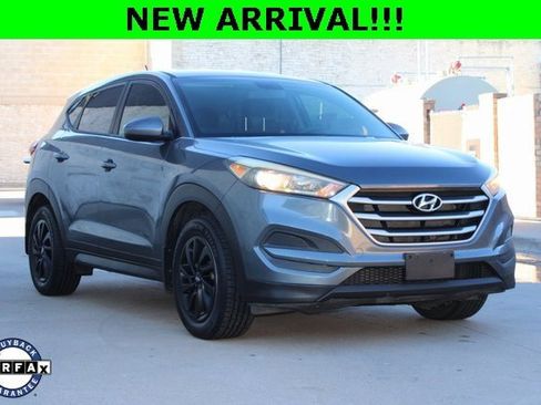 Used 2017 Hyundai Tucson SE image 1