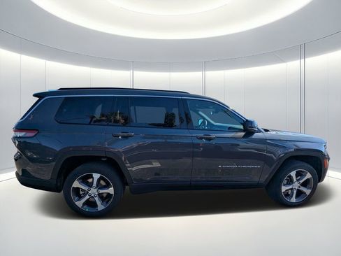 New 2026 Jeep Grand Cherokee L Limited w/ Luxury Tech Group II AWD/4WD image 3