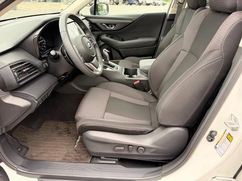 Certified 2025 Subaru Outback Premium AWD/4WD image 8
