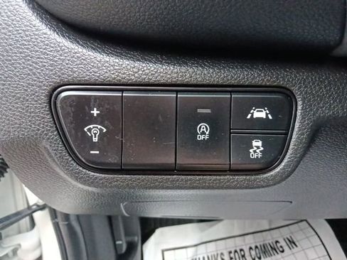 Used 2023 Kia Seltos LX AWD/4WD image 17