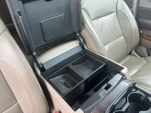 Used 2018 Chevrolet Suburban Premier image 18