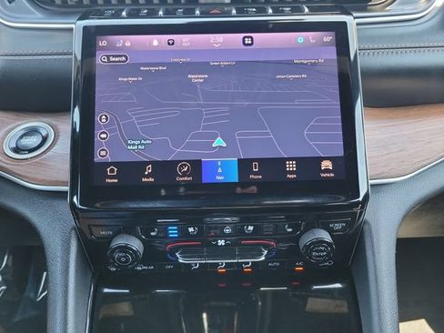 Used 2022 Jeep Grand Cherokee Summit AWD/4WD image 27