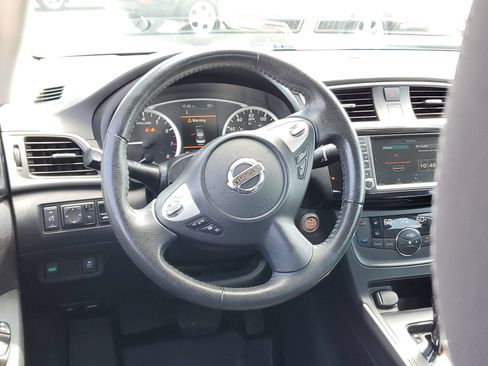 Used 2019 Nissan Sentra SV FWD image 12