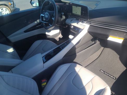 New 2026 Hyundai Elantra Limited FWD image 12
