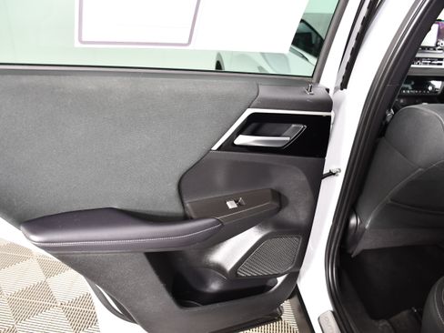 Used 2023 Mitsubishi Outlander ES AWD/4WD image 41