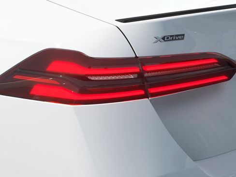 New 2026 BMW 540i xDrive image 8