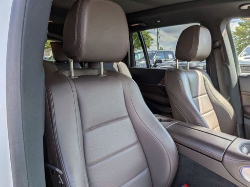 Used 2021 Mercedes-Benz GLS 450 4MATIC image 40