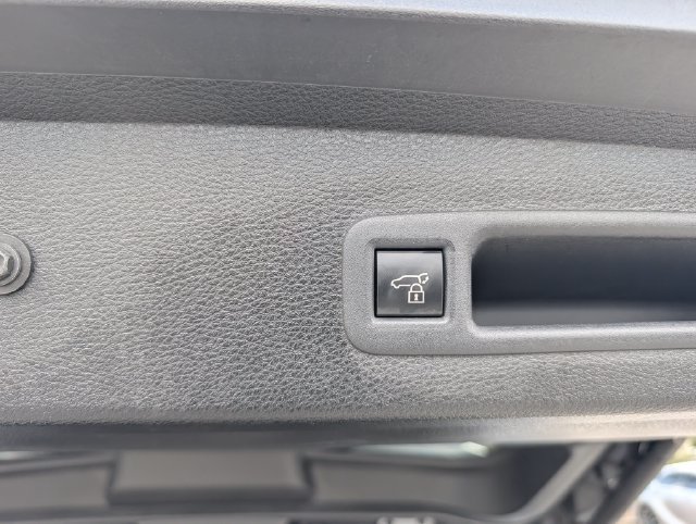 Certified 2025 Toyota Sienna XSE w/ XSE Premium Package AWD/4WD image 29