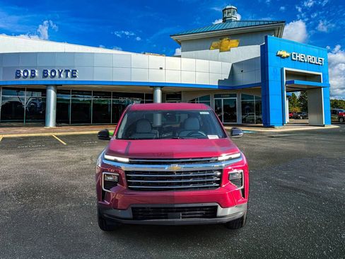 New 2026 Chevrolet Traverse LT w/ Enhanced Driving Package FWD image 8