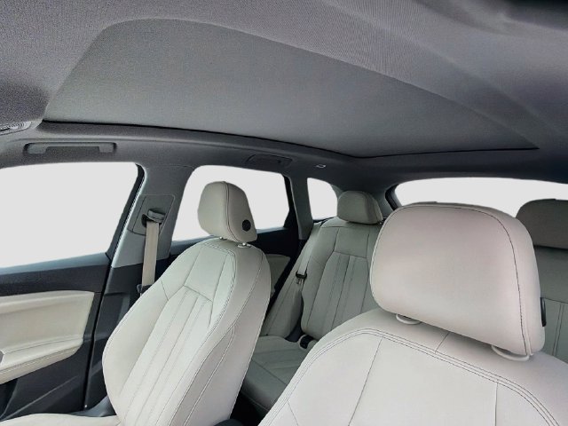 Used 2025 Audi Q5 Premium AWD/4WD image 24