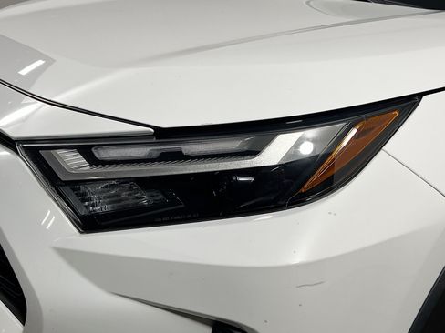 Used 2022 Toyota RAV4 XLE w/ Convenience Package FWD image 12