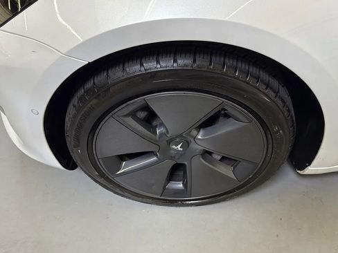 Used 2021 Tesla Model 3 Standard Range Plus RWD image 16