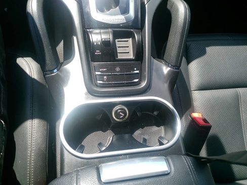 Used 2014 Porsche Cayenne Platinum Edition AWD/4WD image 38