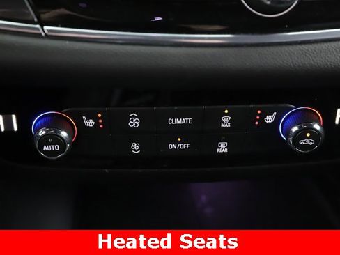 Used 2023 Buick Enclave Essence image 4