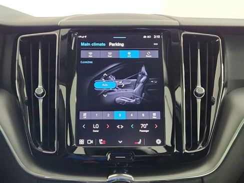 Certified 2025 Volvo XC60 T8 Core w/ Protection Package Premier AWD/4WD image 21