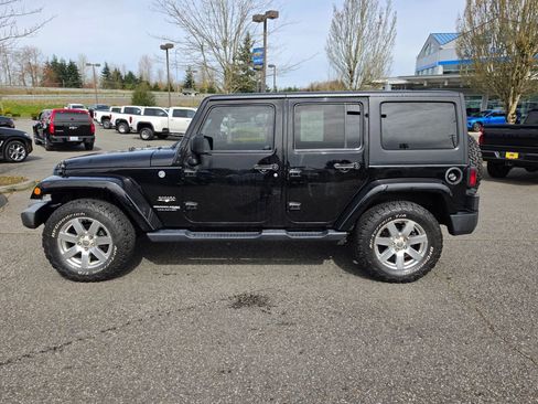 Used 2018 Jeep Wrangler Unlimited Sahara w/ Dual Top Group image 3