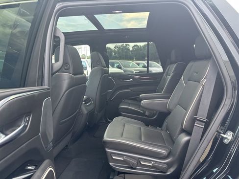 Used 2021 Cadillac Escalade Premium Luxury image 14